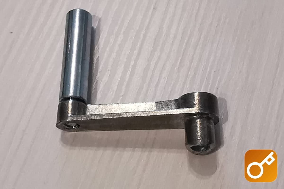 Sostituzione pistone porta blindata a Cantù